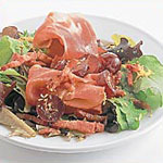 Salade met Coburger ham en spekjes